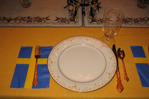 The table looked quite festive decked out in blue and yellow 